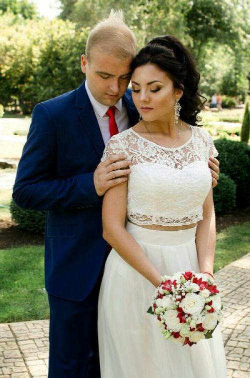 Дорогии девочки?  Предоставляю услуги профессионального визажиста, стилист по прическам, бровист! 09