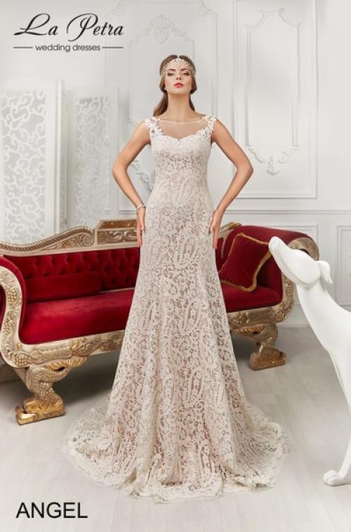 В переводе с французского Rustic означает - деревенский, простой. 01