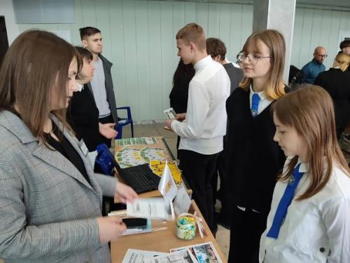 Ярмарка целевой подготовки в чернях проходит. 04 Ярмарка целевой подготовки в чернях проходит. 04