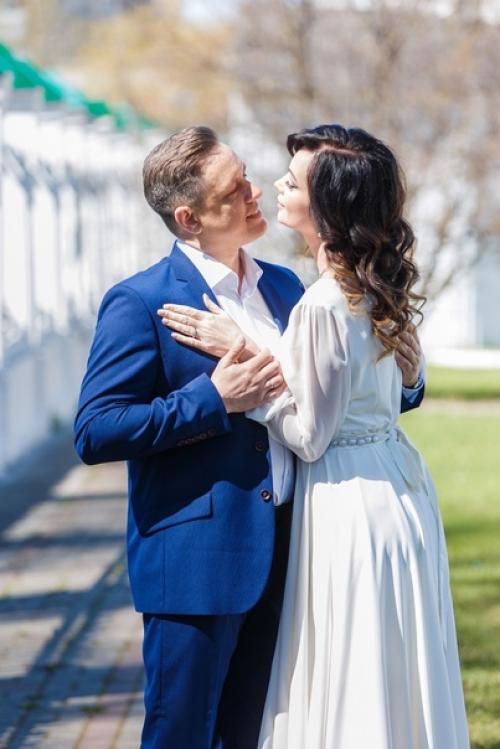 Наши специалисты создадут вам красивый образ на свадьбу и таинство венчания. 02