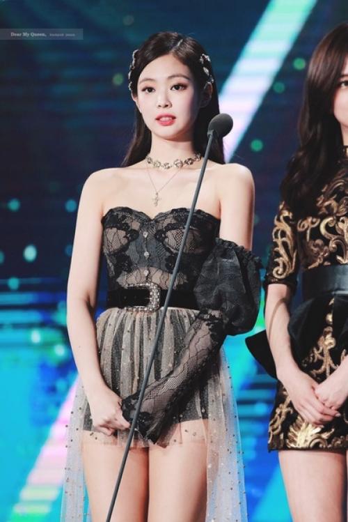 020421: нетизены говорят, что Дженни из Blackpink сделала эту прическу популярной в Kpop. 02 020421: нетизены говорят, что Дженни из Blackpink сделала эту прическу популярной в Kpop. 02