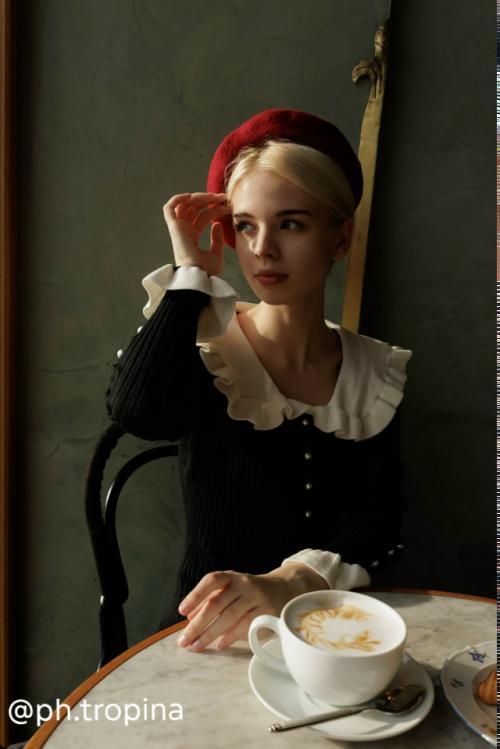 Добрый день!  Фотограф и модель ищет визажиста, который сможет выполнить макияж и прическу в формате ТФП 4 или 7 мая. 05