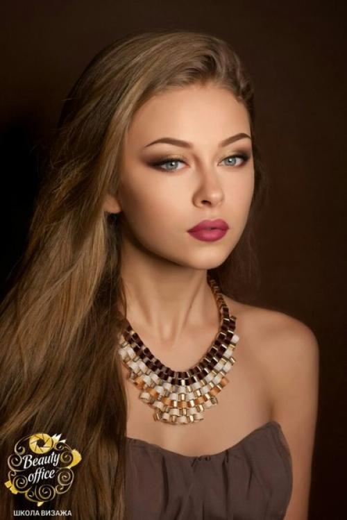 Я могу предложить качественный и аккуратный свадебный, вечерний макияж, макияж для выпускниц и фотосессий? 01