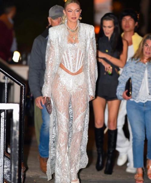 Джиджи хадид на своей недавней вечеринке в честь её 27-летия. 02