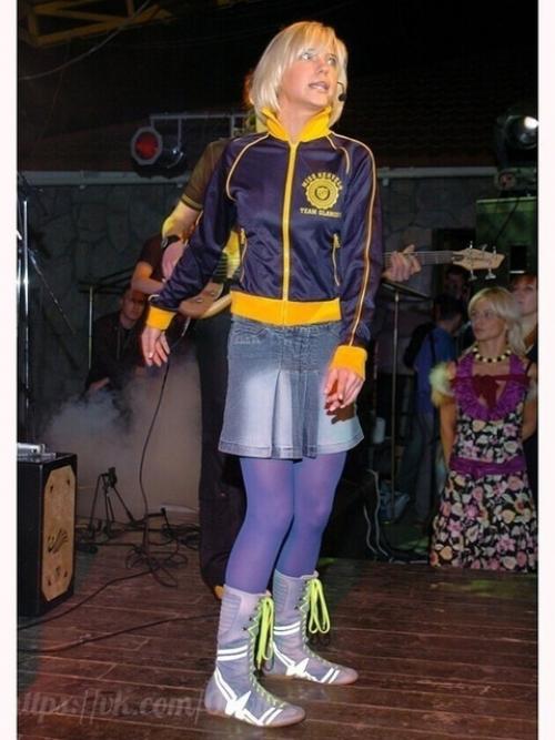 Мода нулевых - это уникальный и яркий период в истории стиля, который оставил неизгладимый след в мире моды. 07