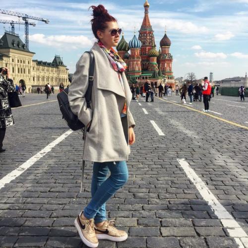 Москва. Есть желание встать в объектив, а не быть за ним (я визажист). 01