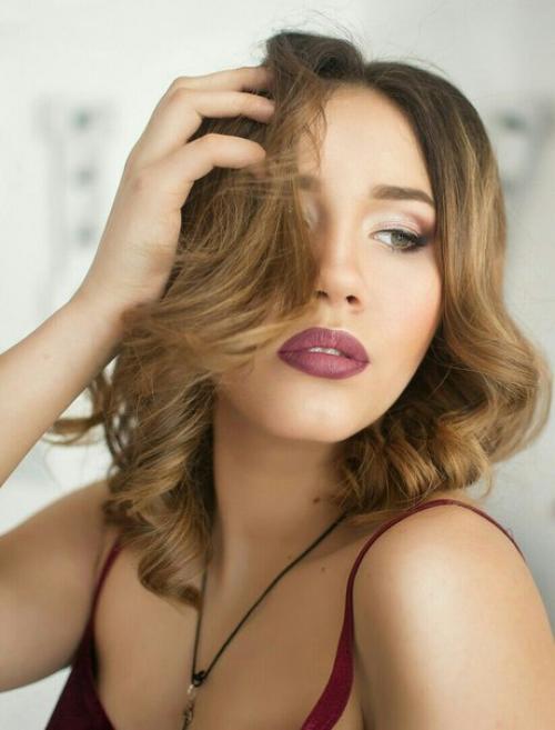 Дорогии девочки?  Предоставляю услуги профессионального визажиста, стилист по прическам, бровист! 01