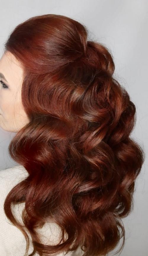 Не зря говорят, что прическа - это залог успеха любого вечернего образа, а макияж в данном случае должен ее дополнять. 02