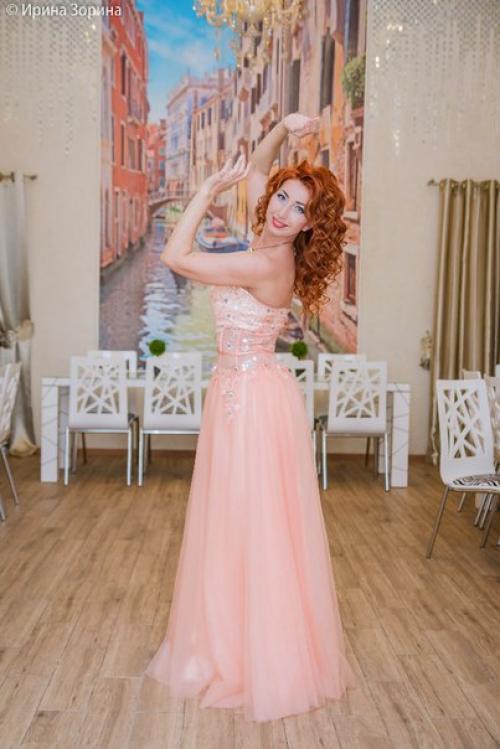 Девушки, успейте сделать фотосессию в шикарных платьях. 02