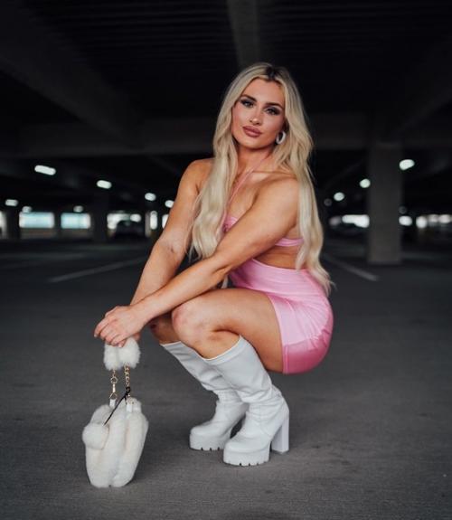 - Тиффани страттон считала себя Барби ещё до прихода в WWE: 02