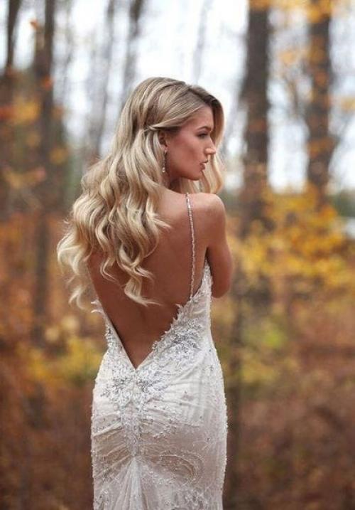 Выбор прически на свадьбу зависит от многих нюансов, но здесь можно выделить основные моменты. 04