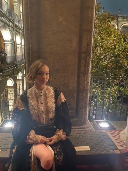 Продолжение статьи от Elle. 07