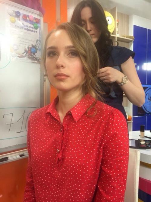 Сегодня в прямом эфире мы провели мастер-класс по макияжу и прическе. 04