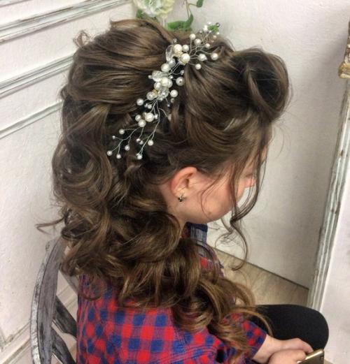 Милые девушки?  Предлагаю вам услуги стилиста - визажиста, по доступным для всех ценам. 08