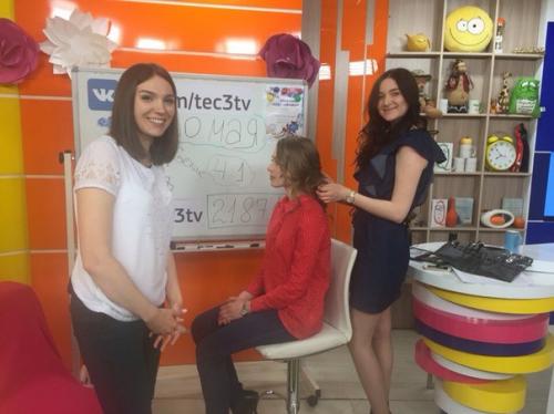 Сегодня в прямом эфире мы провели мастер-класс по макияжу и прическе. 03