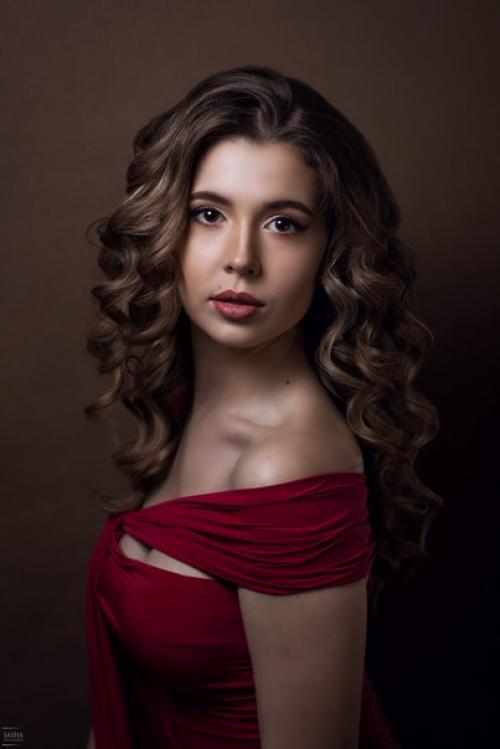 Всем привет!  Стилиста на важное мероприятие ищешь? 04