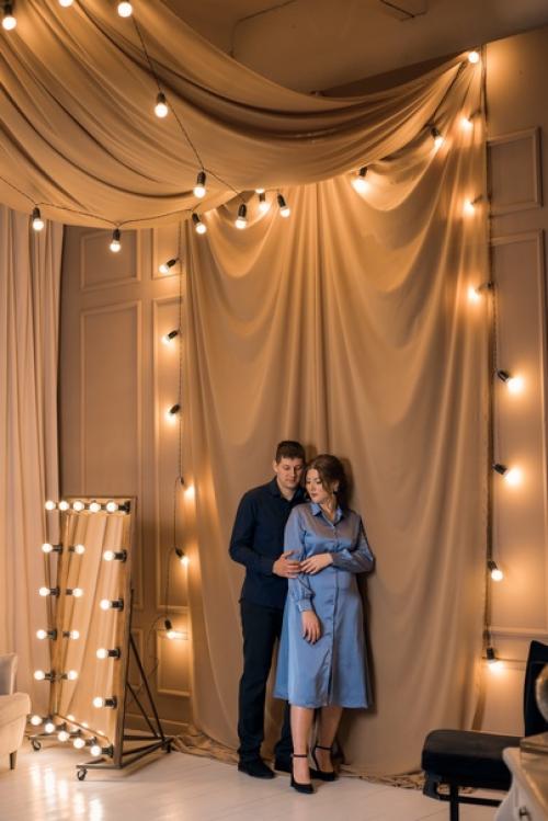 Стилизация съёмки.   Подобрала образы для молодой пары, привезла на съёмку платья и аксессуары для Вики. 04