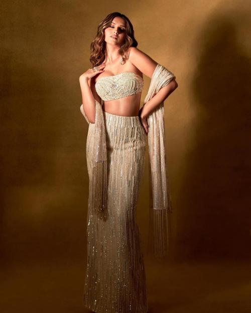 Образ тары для вечеринки по случаю 50-летия карана Джохара. 06