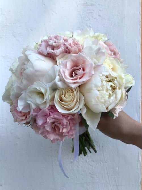 Я вспомнила, что задолжала пост о том, как я подбирала букеты к образам невесты! 05