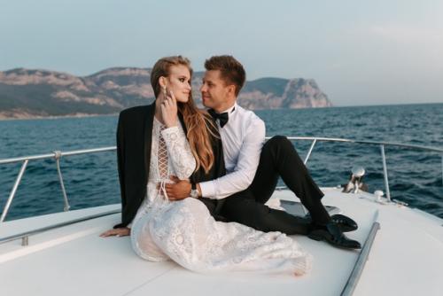 Часто встаёт вопрос: стоит ли делать фотосъемку прогулки в отдельный день от самой свадьбе? 06