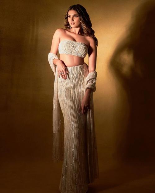 Образ тары для вечеринки по случаю 50-летия карана Джохара. 05