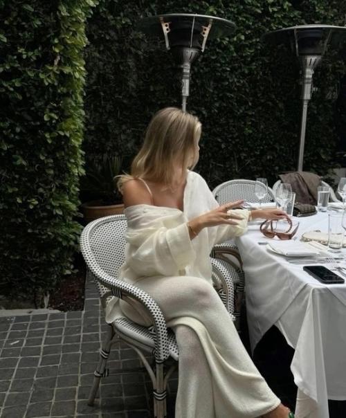 Byredo La Tulipe - оригинальный аромат для женщин, которые стараются продумывать свой образ до мелочей. 01