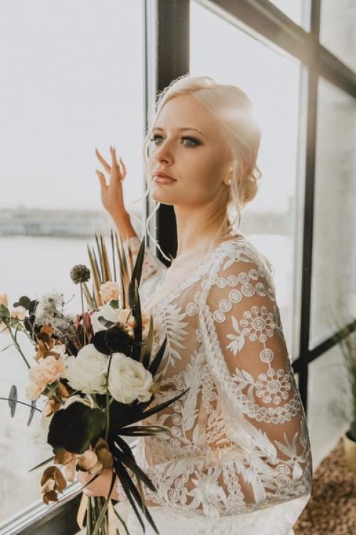 Дорогие невесты!  Исходя из опыта свадебного стилиста и визажиста, я собрала эти рекомендации и советы для вас. 02