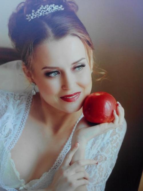 Сезон свадеб предлагаю считать открытым получила сегодня фото одной из самых ярких моих невест и смеялись вместе! 02