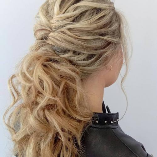 Гренки сырные.  Ингредиенты:  Батон вчерашний Сыр твердый 50 гр. Яйцо 3 шт Сметана 3 ст. л. 03