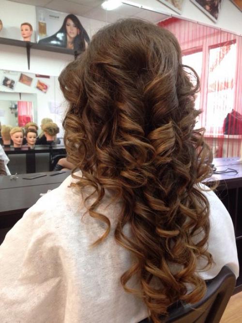 Дорогие девушки!  Нужны модели для отработки техники накручивания объемных локонов, а также создание вечерней прически и макияжа. 06