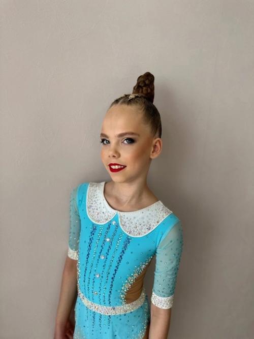 Ну что, первый раз полный образ Прическа + Макияж готов, было очень волнительно, но Полина - это модель, о которой можно только мечтать. 03