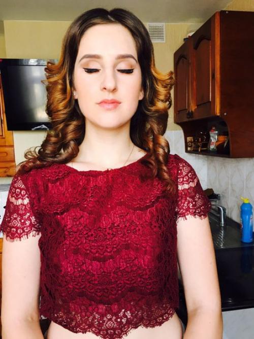 С удовольствием мы сделаем прическу и макияж. 02