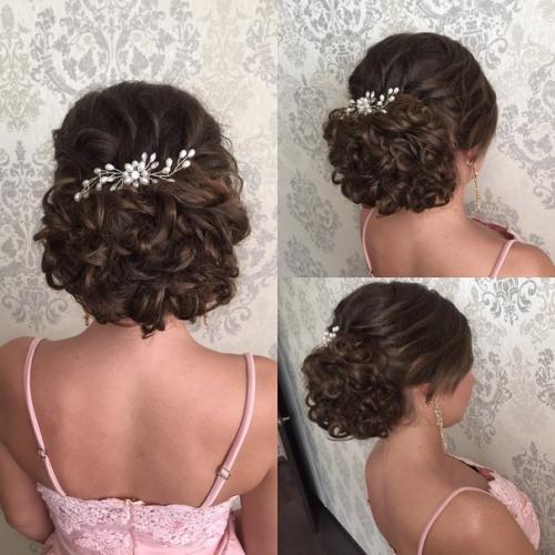 Милые девушки?  Спешу предложить вам свои услуги стилиста визажиста: 07