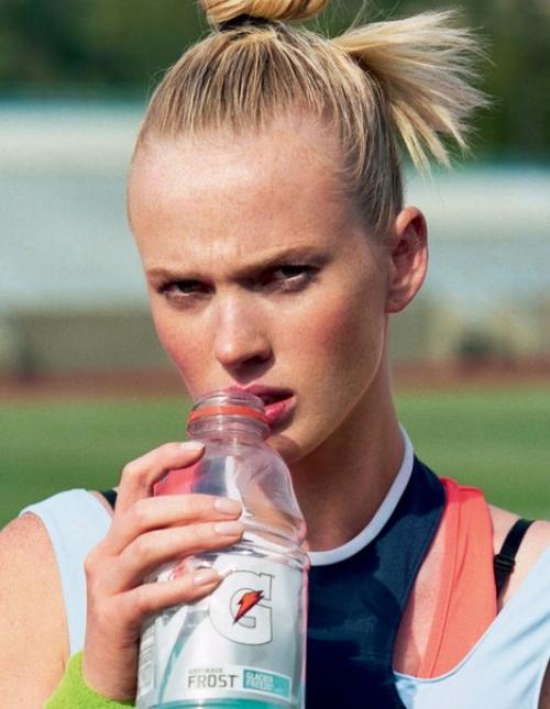 Campus Estivo: Анна вьялицына в фотосессии Мэтта Джонса для Elle Italia July 2015. 03