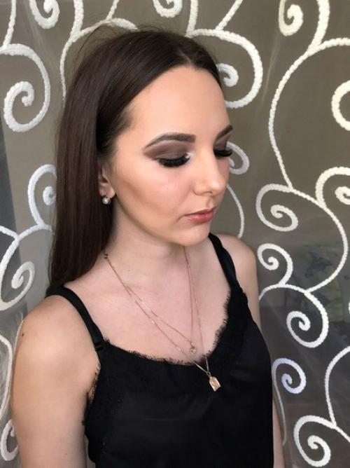 Я могу предложить профессиональный макияж и прически! 09