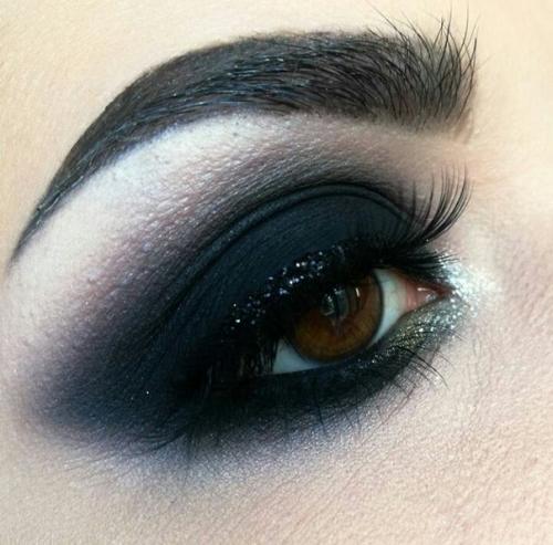 Милые девушки, есть возможность записаться на такие прически и макияж. 02