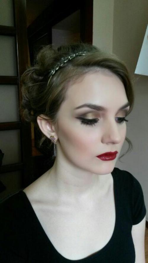 Праздничная прическа от специалиста категории Art - стилист Анастасии матерн и макияж от специалиста категории Fashion - стилист аржааны каржал? 01