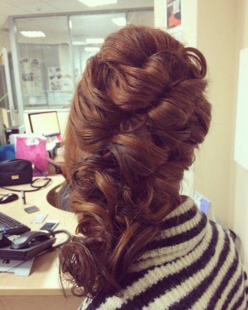 Девочки, теперь у нас в студии вы можете сделать? 07