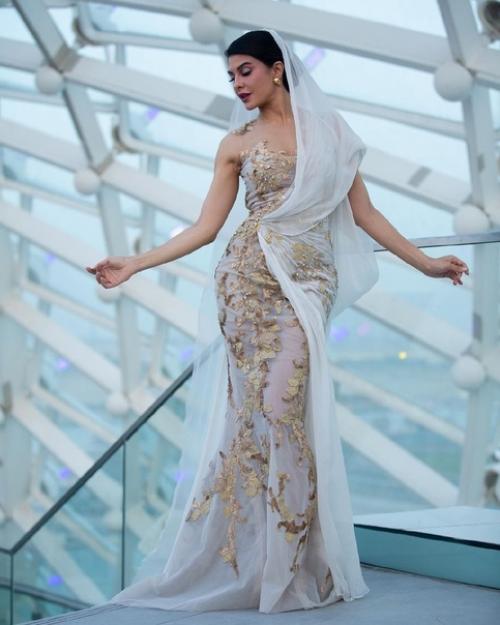 - снимки в образе для церемонии Iifa Awards 2023. 03