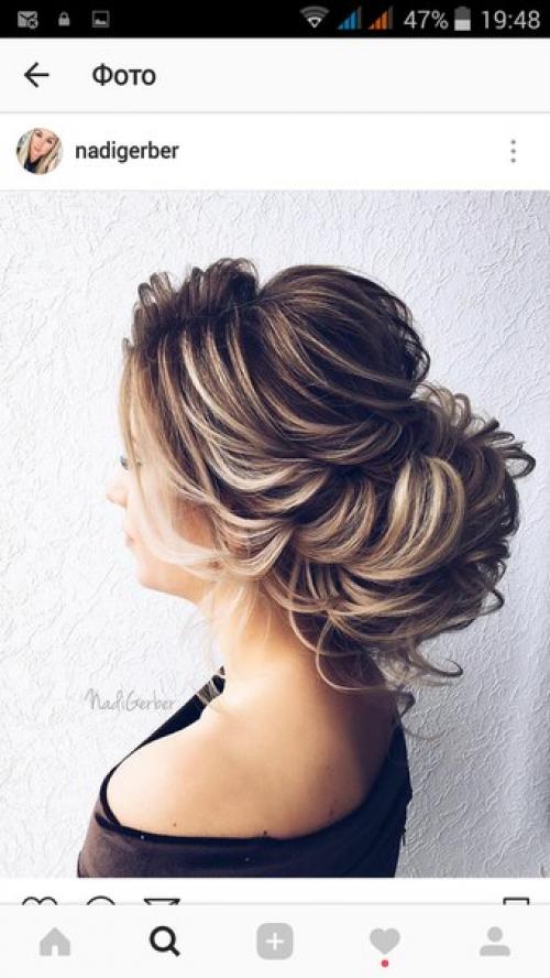 Милые девушки, есть возможность записаться на такие прически и макияж. 07