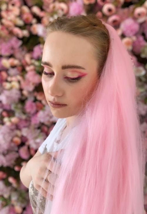 Собирала девочку для контента в инстаграмм по депиляции. 01