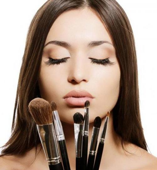 Дорогие выпускники!  Студия красоты Акцент приглашает вас сделать свой образ неповторимым! 03