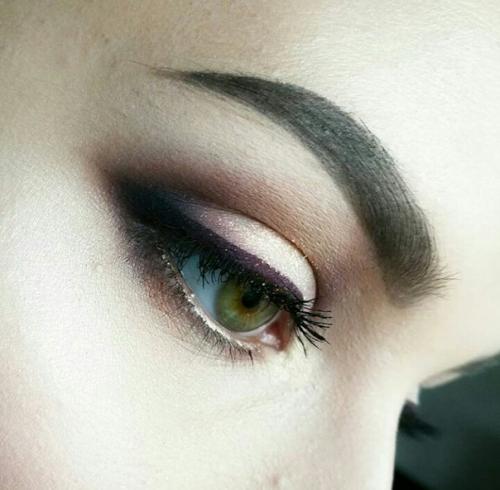 Милые девушки, есть возможность записаться на такие прически и макияж. 05