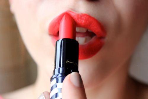 Ведя разговоры о женской красоте, мы спешим поделиться с подругами полезными знаниями, которыми должны обладать все женщины без исключения. 05 Ведя разговоры о женской красоте, мы спешим поделиться с подругами полезными знаниями, которыми должны обладать все женщины без исключения. 05