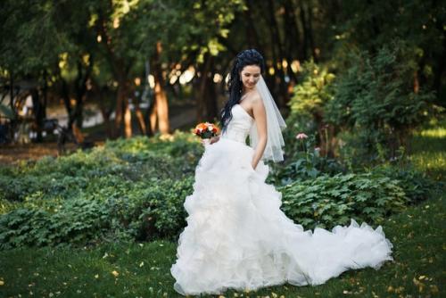 Ищу девушку модельной внешности для создания свадебного образа, возможно креативного (макияж, прическа, аксессуары) и фотосессии в студии. 01