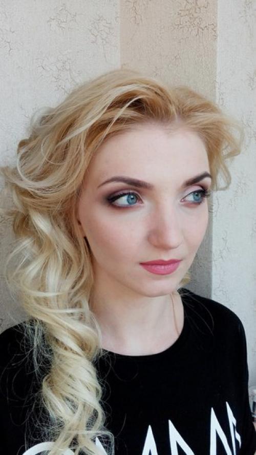 Дорогие выпускницы, впереди один из самых знаменательных деней в вашей жизни. 03