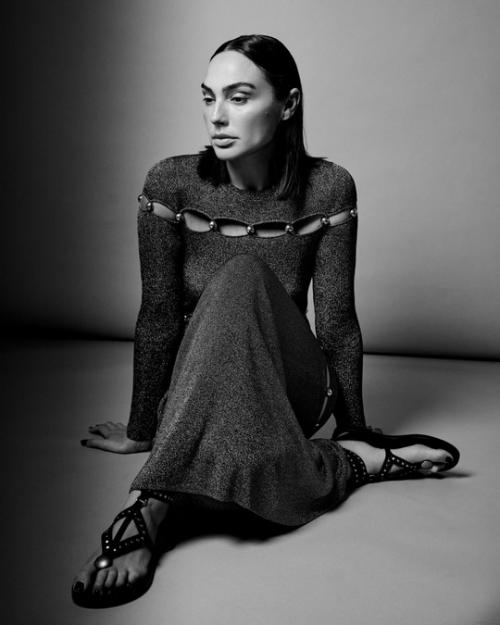 Галь гадот стала главной героиней фотосессии для мартовского номера Harper's Bazaar Spain 2025. 06
