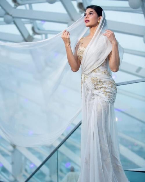 - снимки в образе для церемонии Iifa Awards 2023. 04