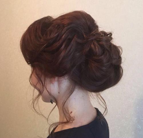 Требуются модели на воздушные локоны, элегантные собранные прически, косы. 03