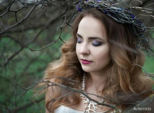 Предлагаю услуги:  - Все виды макияжа (свадебный, вечерний, для фотосессии и т. д. ). 04